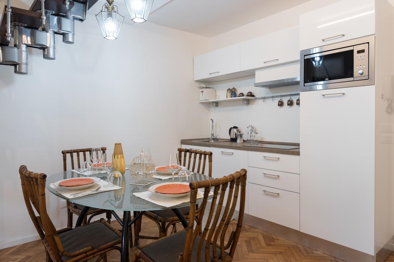 Old Bridge: Historical And Chic Apartment 佛罗伦萨 外观 照片
