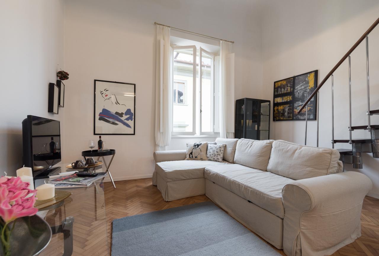 Old Bridge: Historical And Chic Apartment 佛罗伦萨 外观 照片