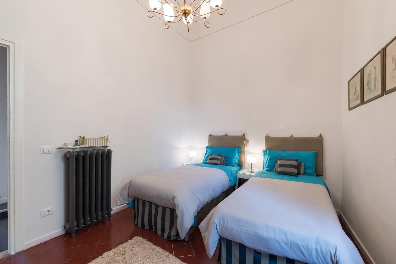 Old Bridge: Historical And Chic Apartment 佛罗伦萨 外观 照片