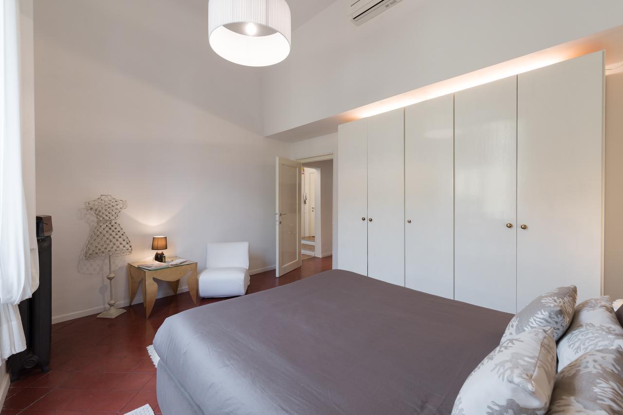 Old Bridge: Historical And Chic Apartment 佛罗伦萨 外观 照片