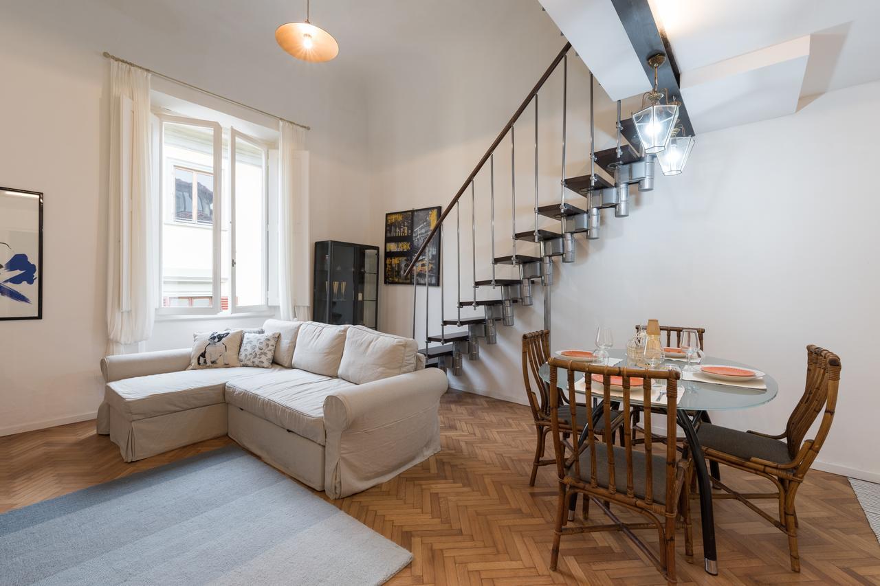 Old Bridge: Historical And Chic Apartment 佛罗伦萨 外观 照片