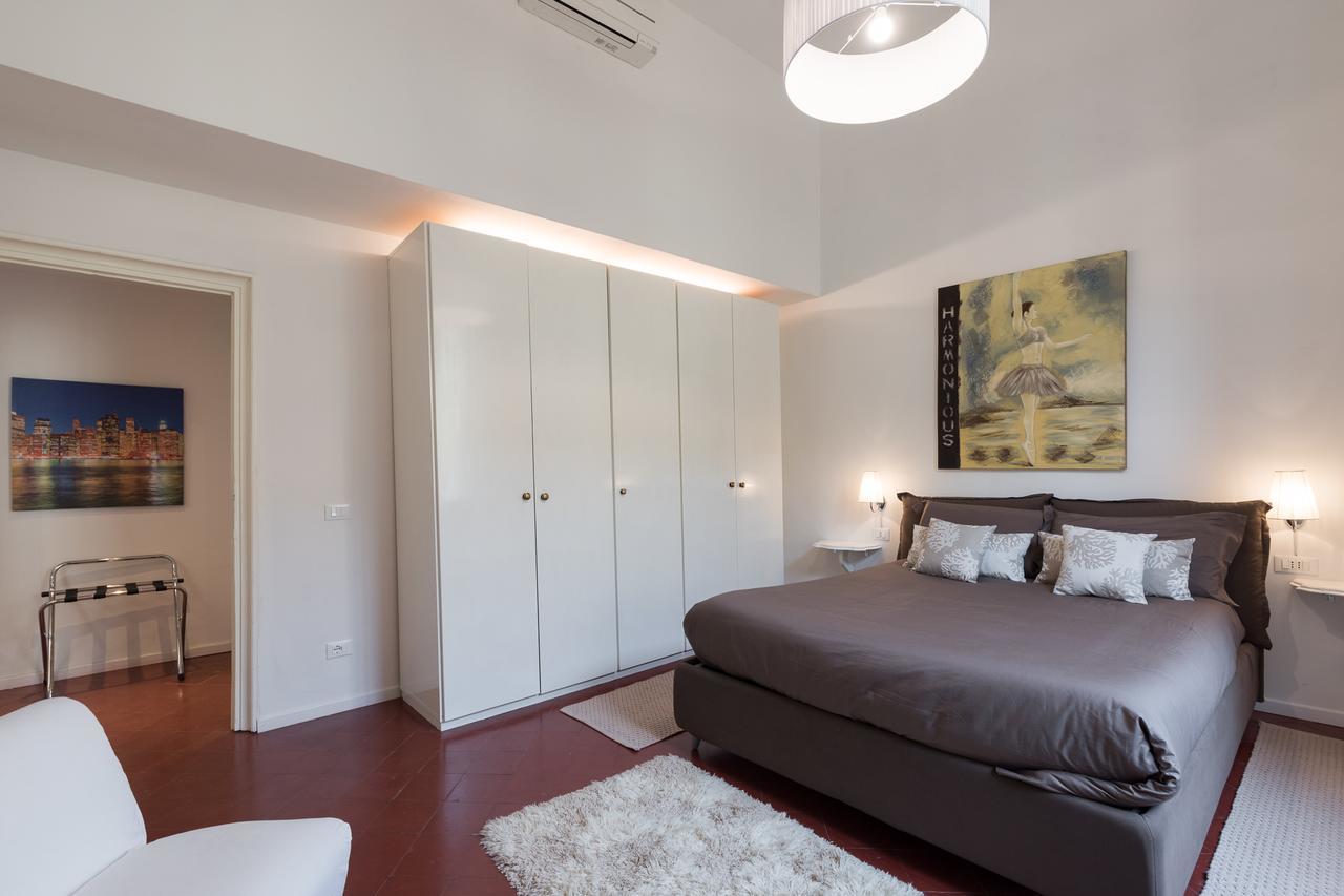 Old Bridge: Historical And Chic Apartment 佛罗伦萨 外观 照片